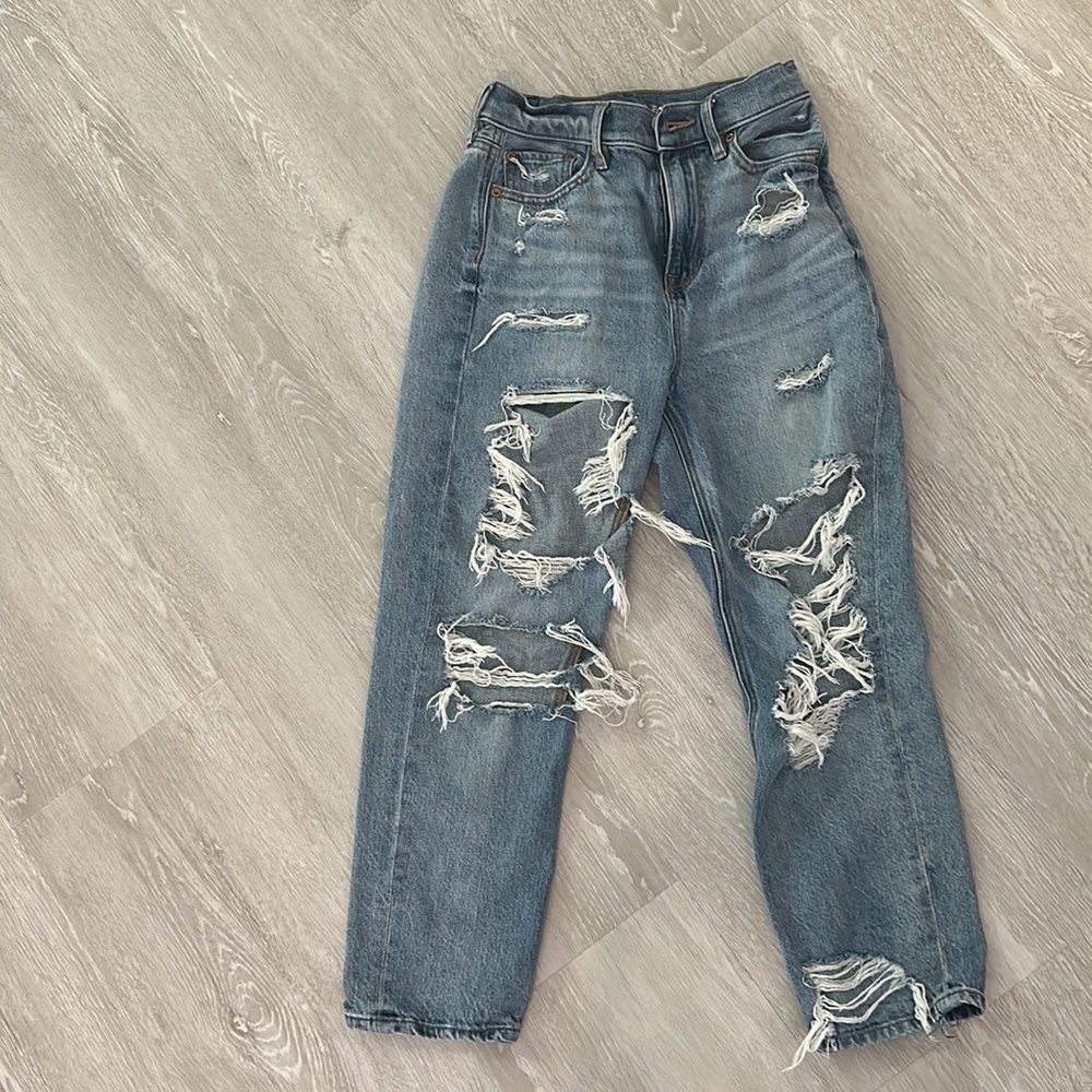 American Eagle Ripped Highest Rise 90’s Boyfriend Jeans size 00 X-Short